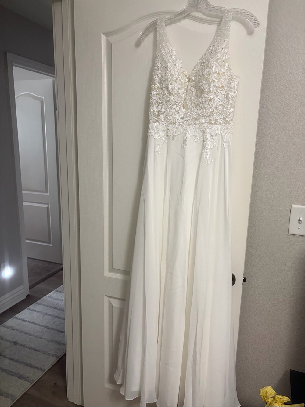 Elegant White Lace Bodice Chiffon Gown